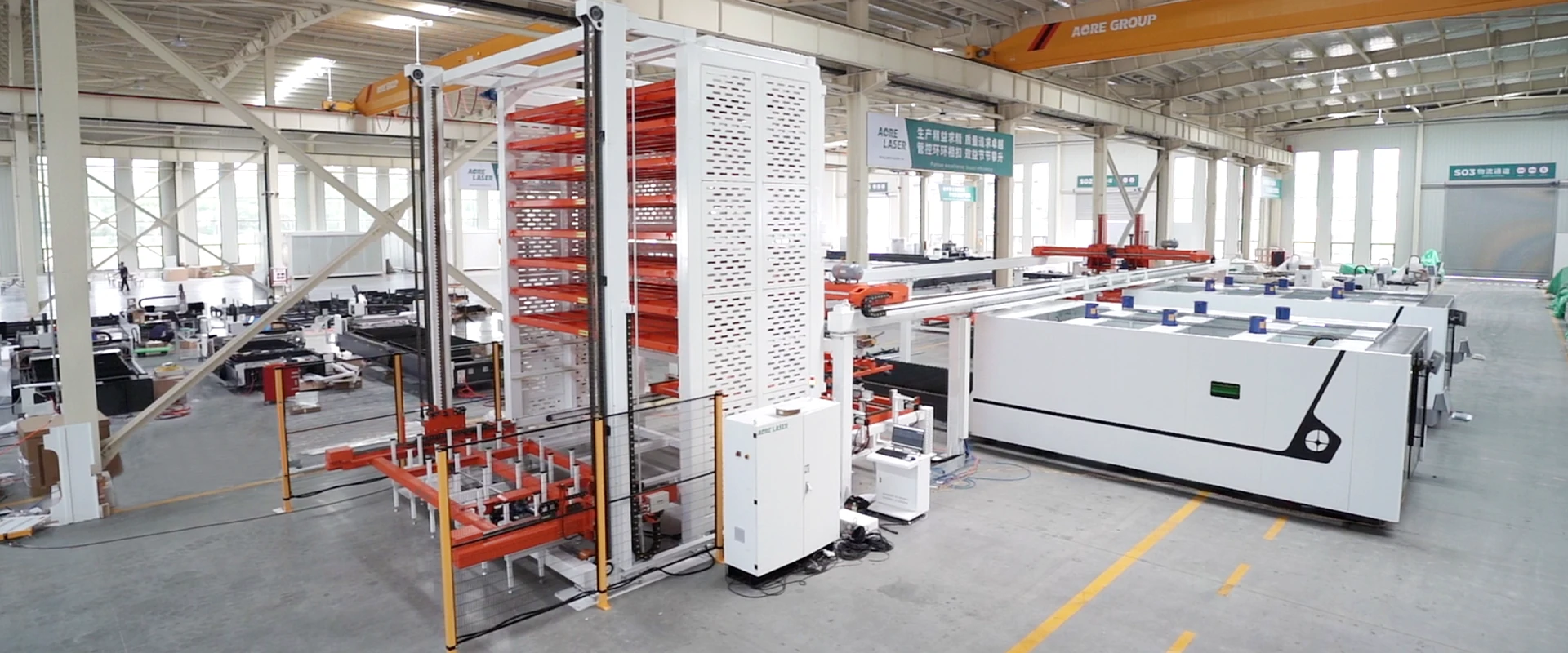 Automatisation de la machine de découpe laser à fibre Aorelaser (2).webp