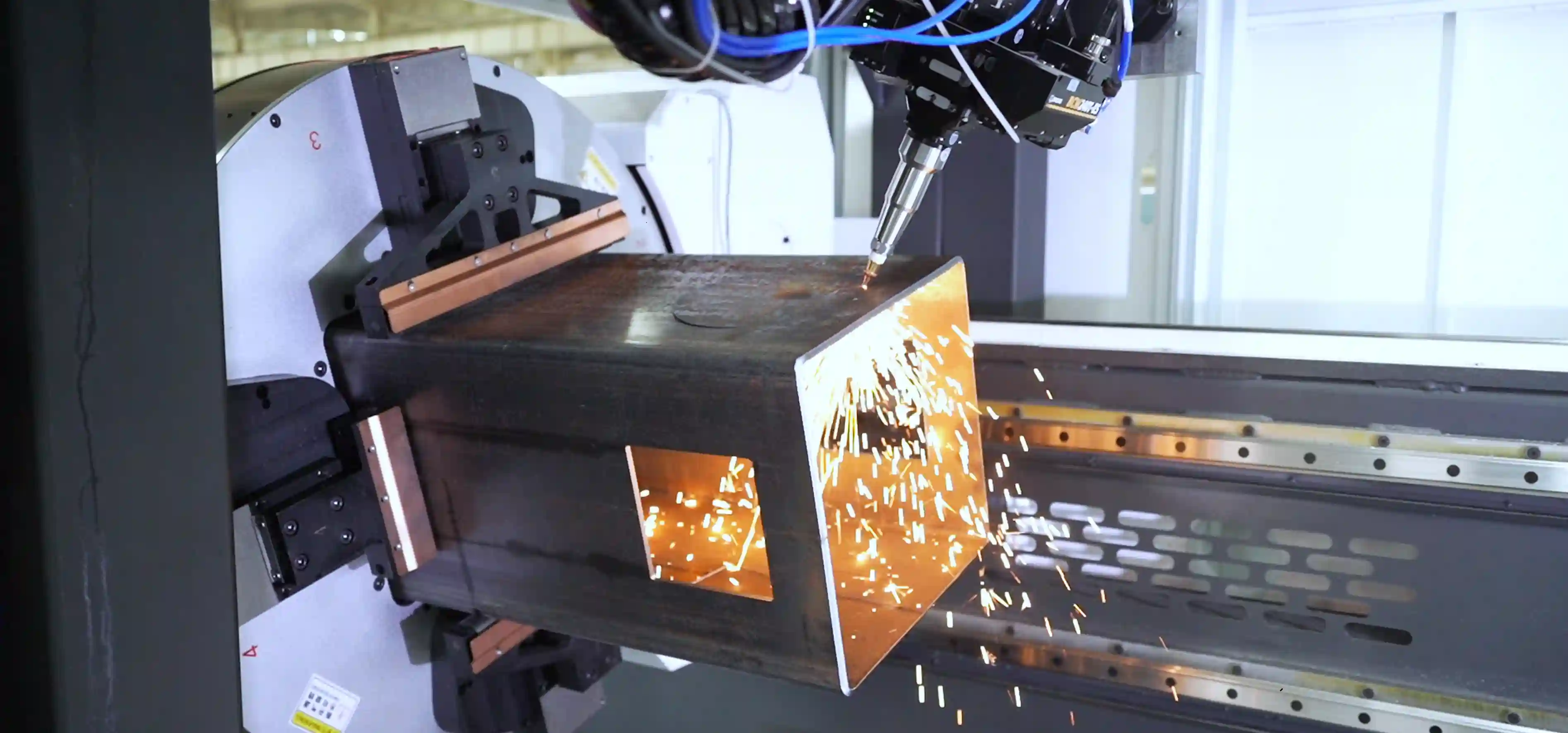 Qu'est-ce qu'une machine de découpe de tubes au laser (1).webp